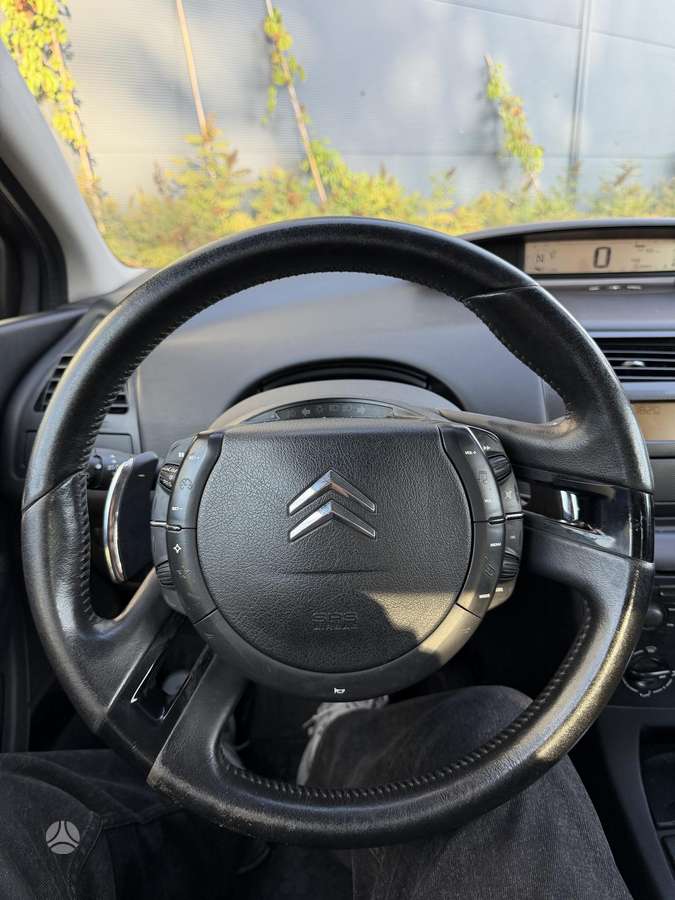 Citroen C4, 1.6 l., hatchback