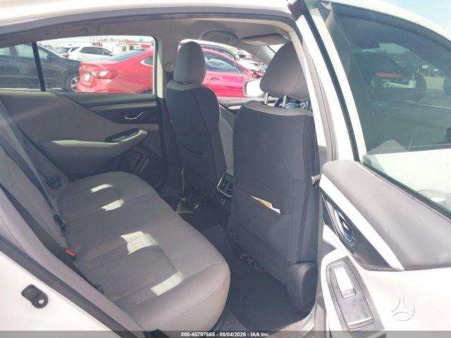 Subaru Legacy - 10