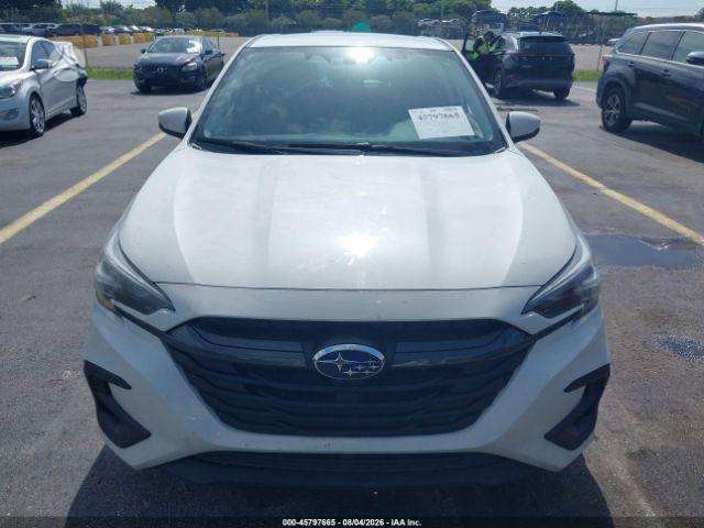 Subaru Legacy - 8