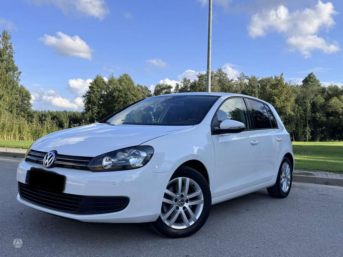 Volkswagen Golf - 1