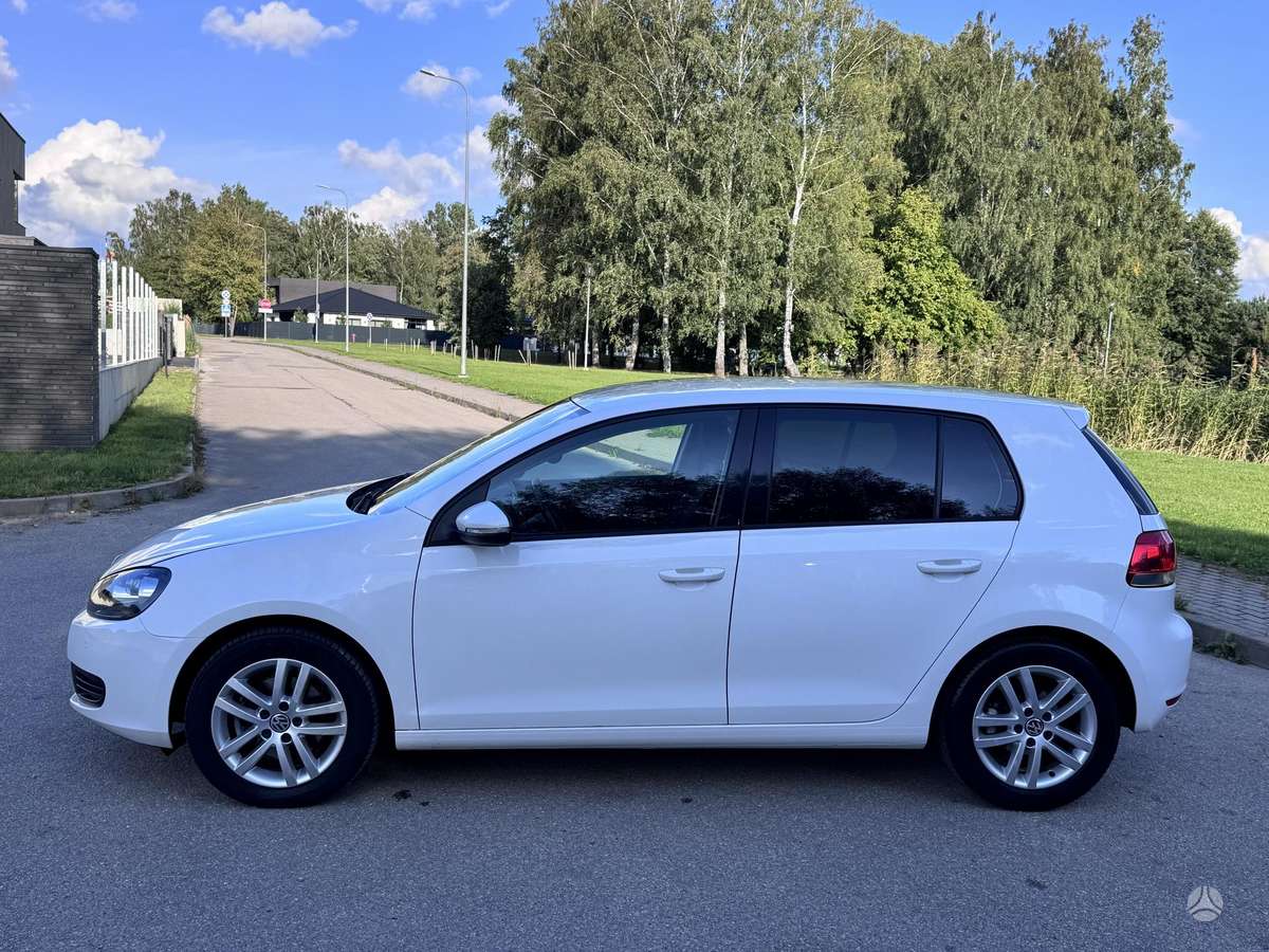 Volkswagen Golf - 8