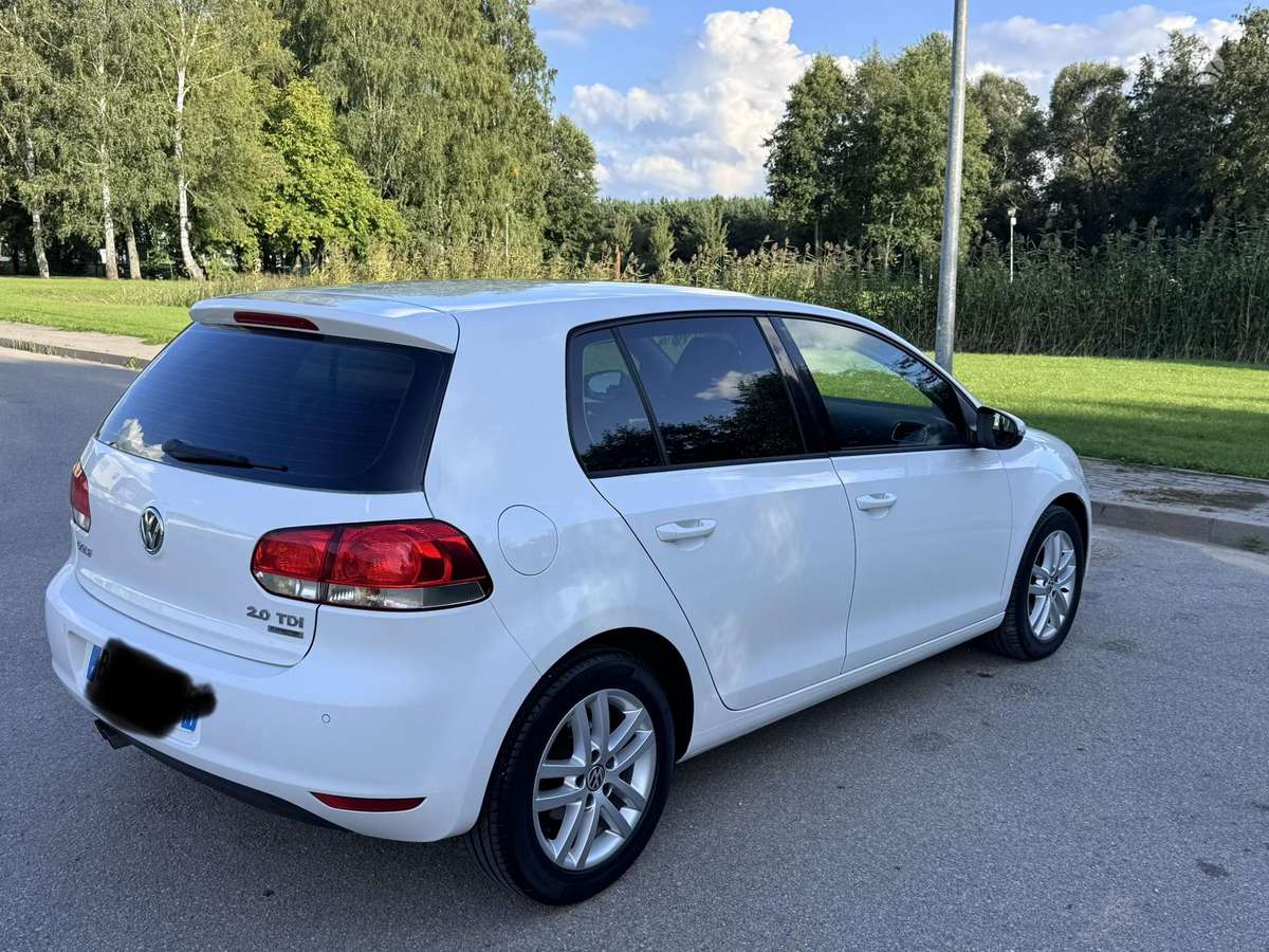Volkswagen Golf - 10