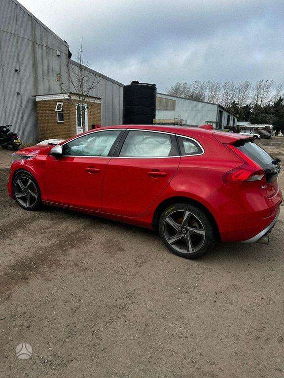 Volvo V40