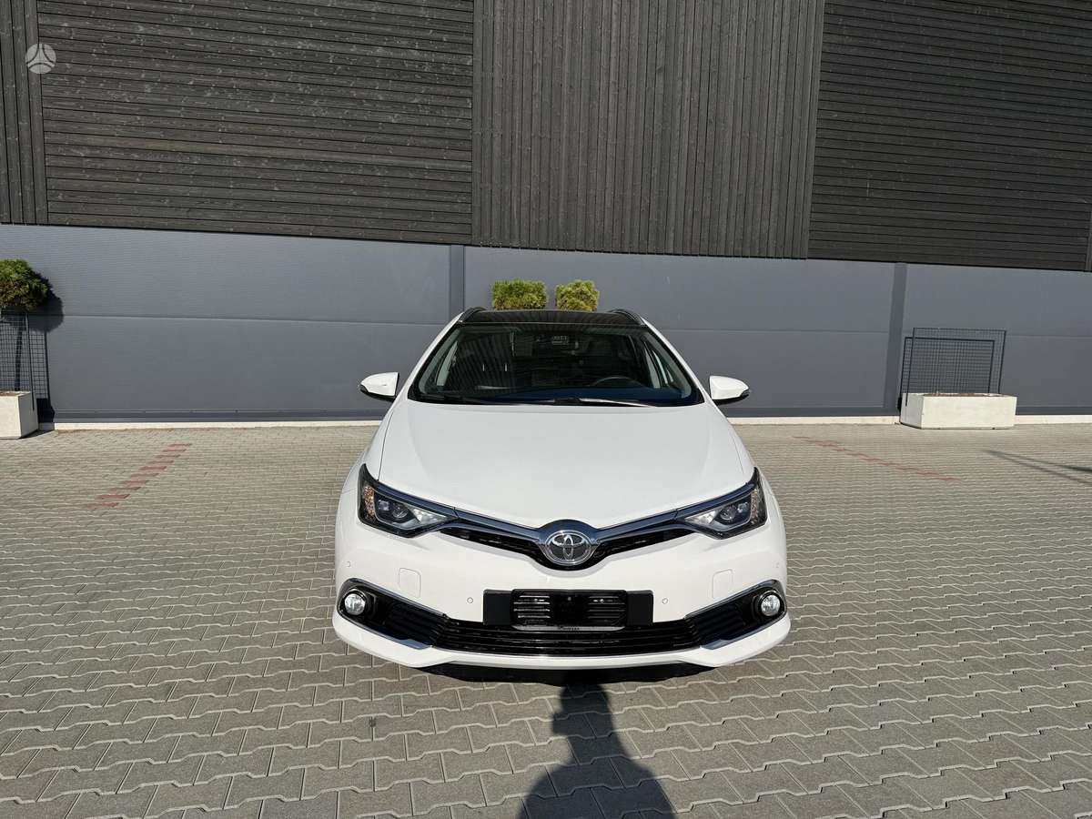 Toyota Auris, 1.6 l., Универсал