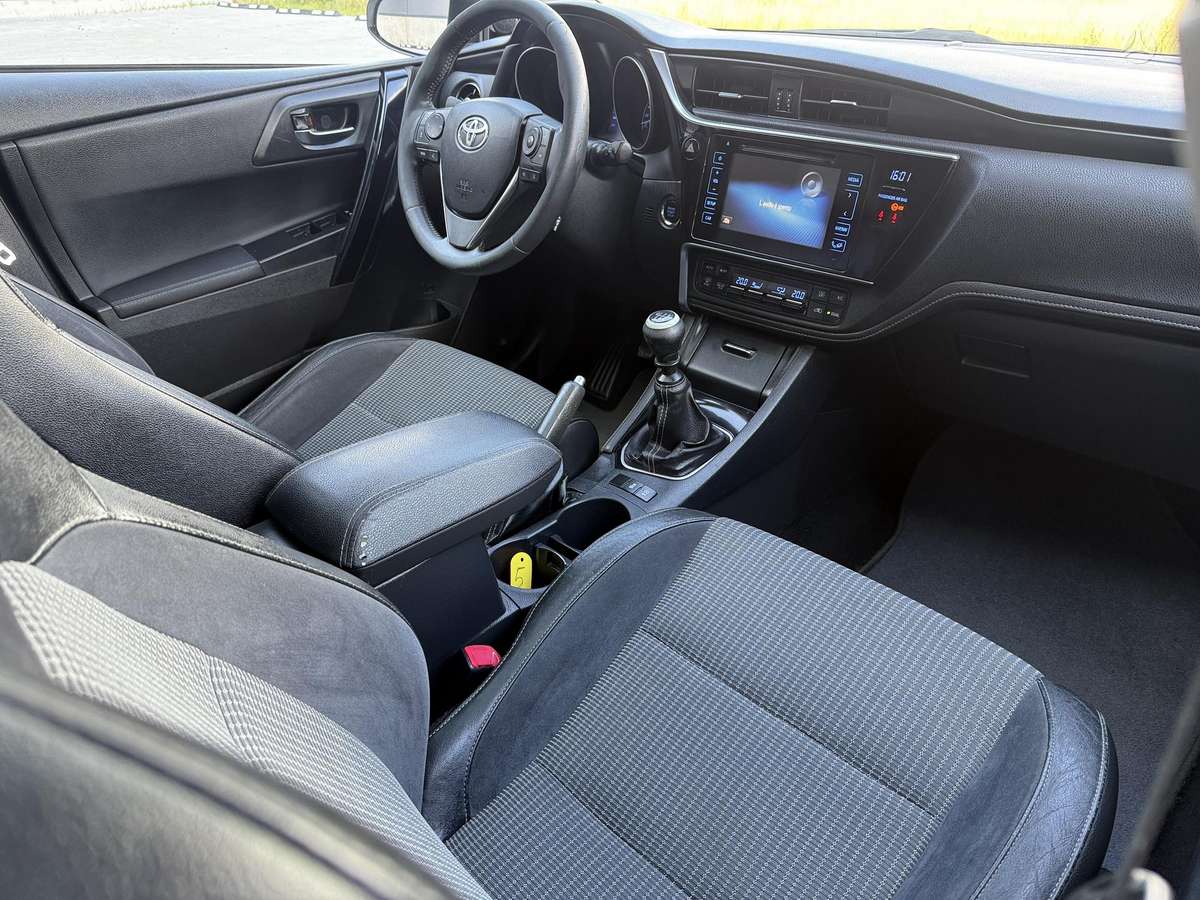 Toyota Auris, 1.6 l., Универсал