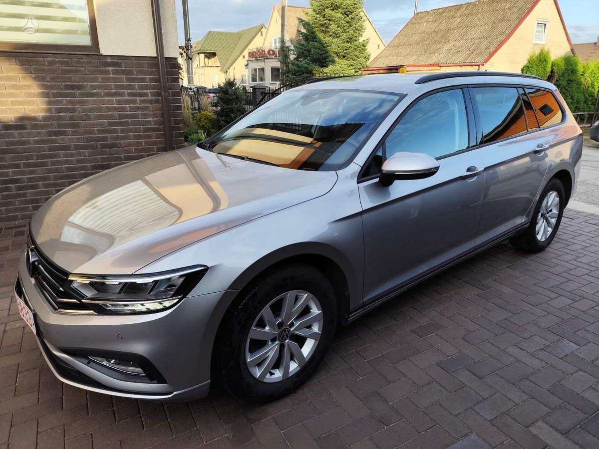 Volkswagen Passat - 1