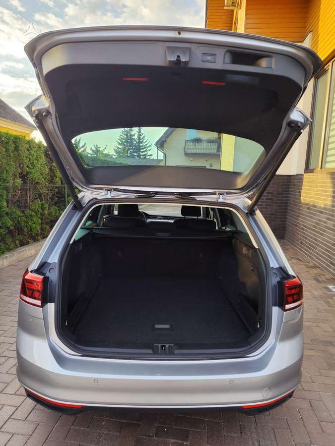 Volkswagen Passat - 11