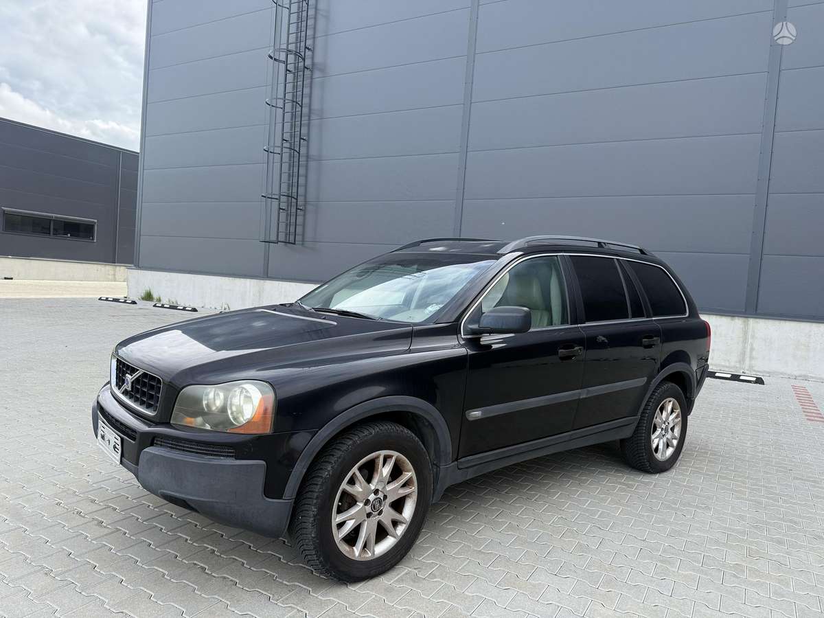 Volvo XC90 - 1