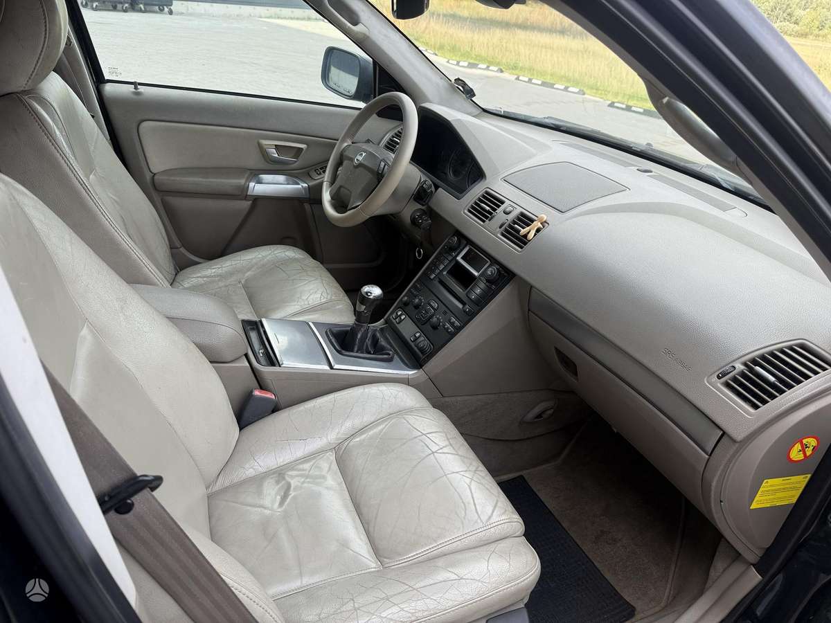 Volvo XC90 - 9