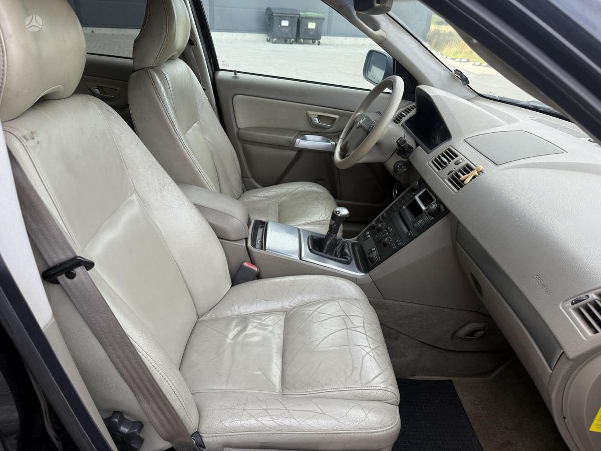 Volvo XC90 - 10