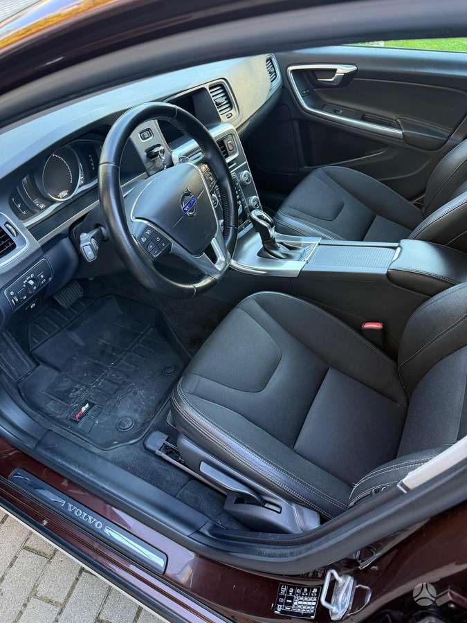 Volvo V60 Cross Country - 9