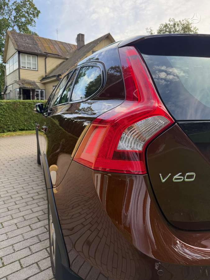 Volvo V60 Cross Country - 3