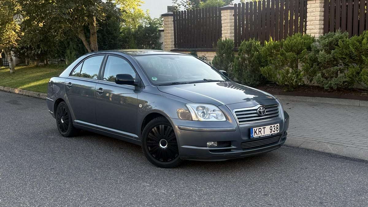 Toyota Avensis - 1