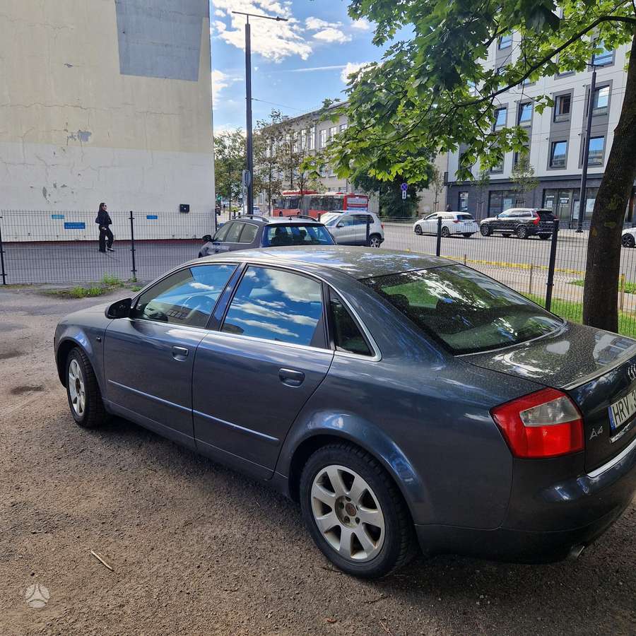 Audi A4, 2.0 l., saloon / sedan