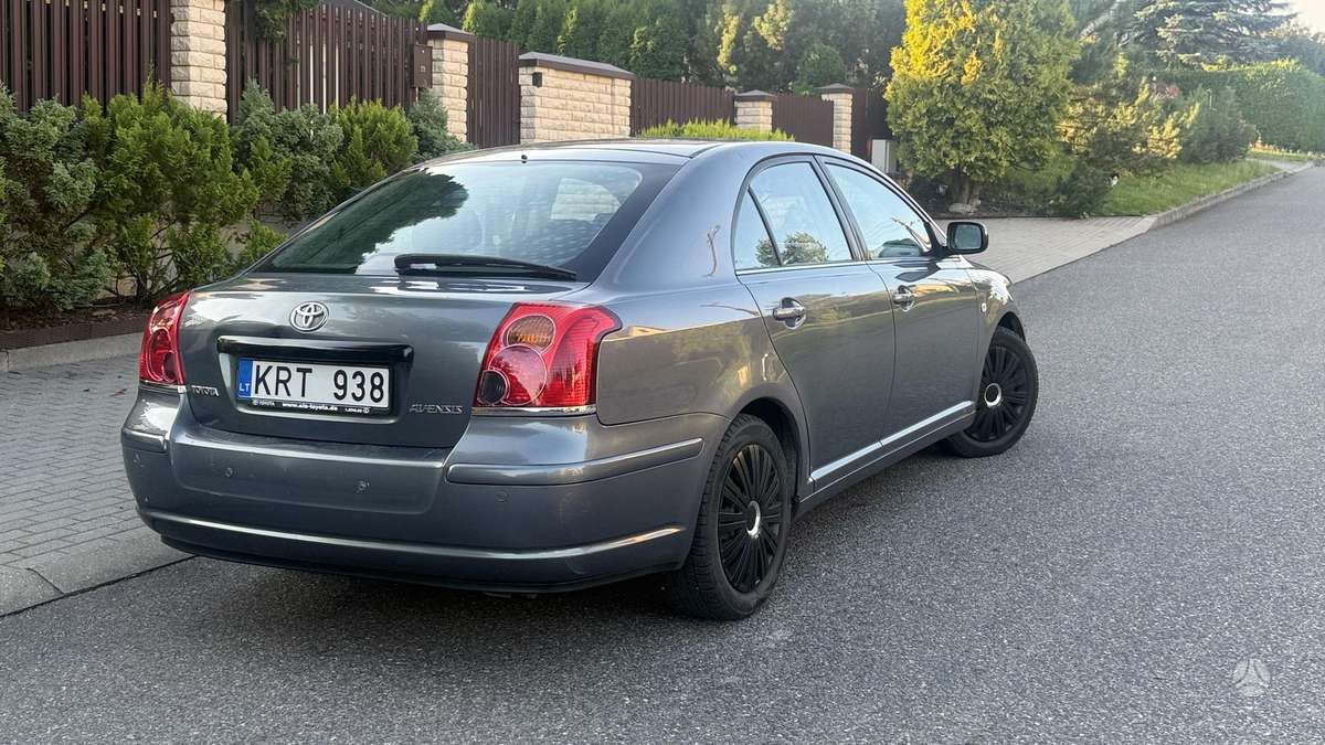 Toyota Avensis - 4