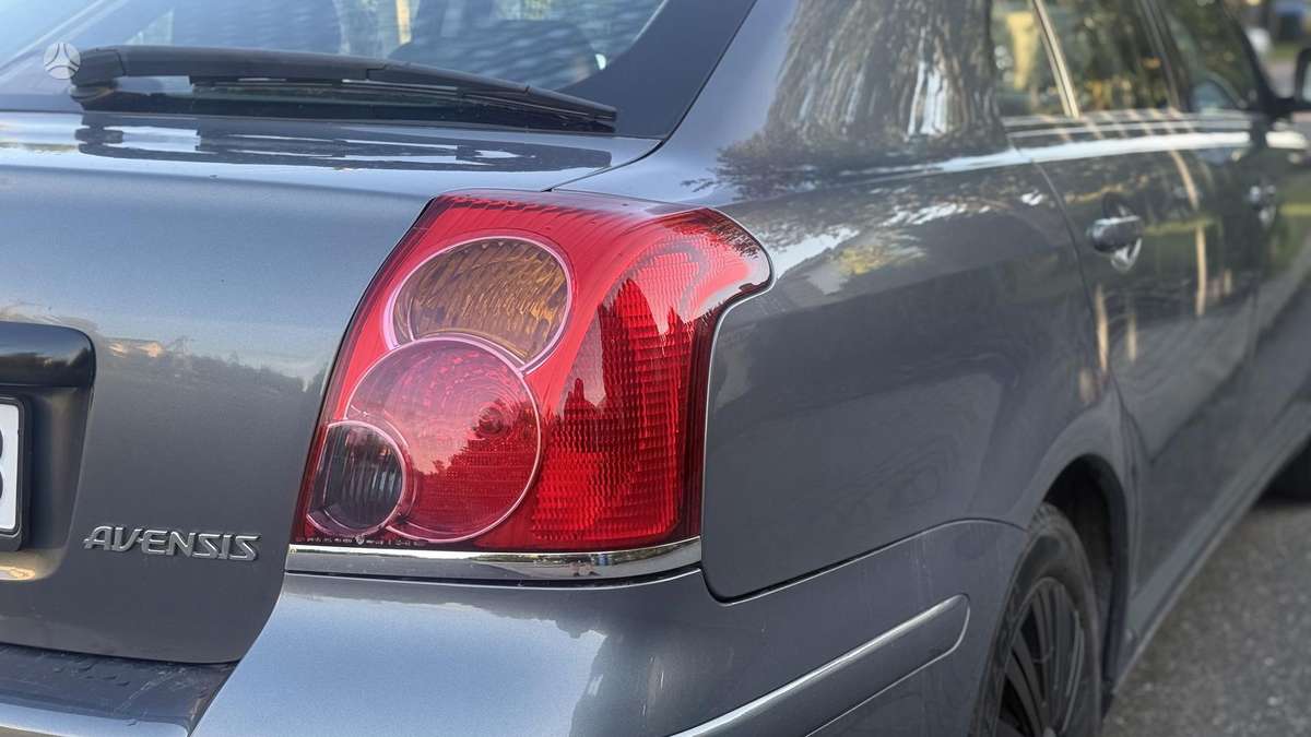Toyota Avensis - 7