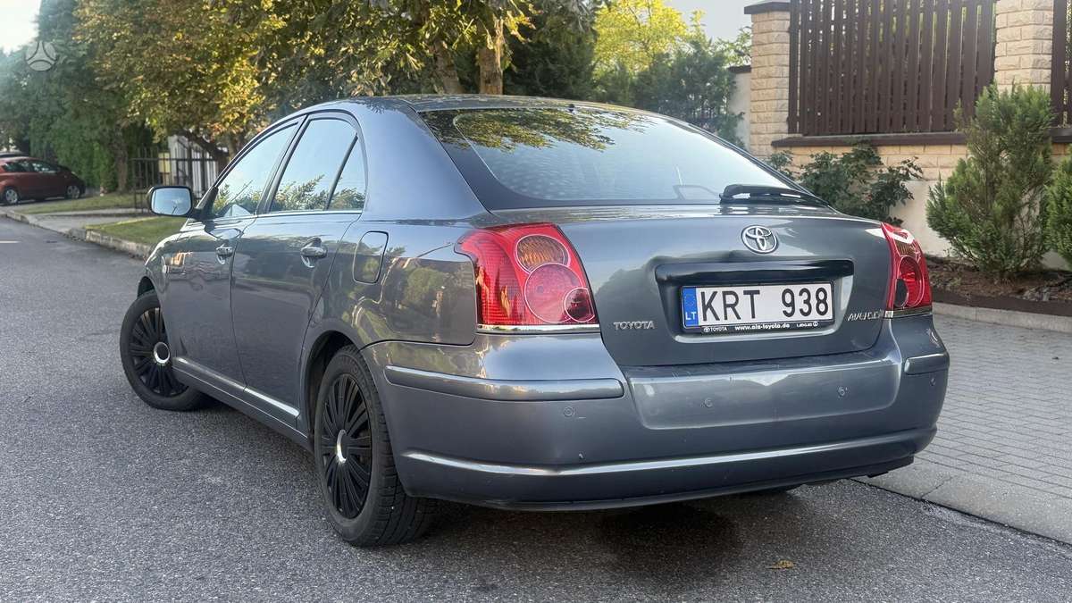 Toyota Avensis - 8