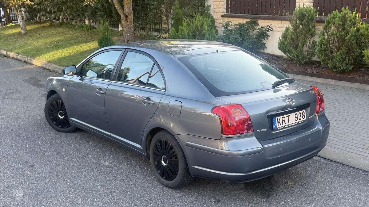 Toyota Avensis - 9
