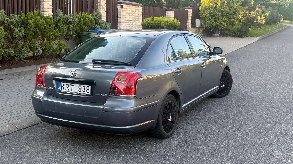 Toyota Avensis - 10