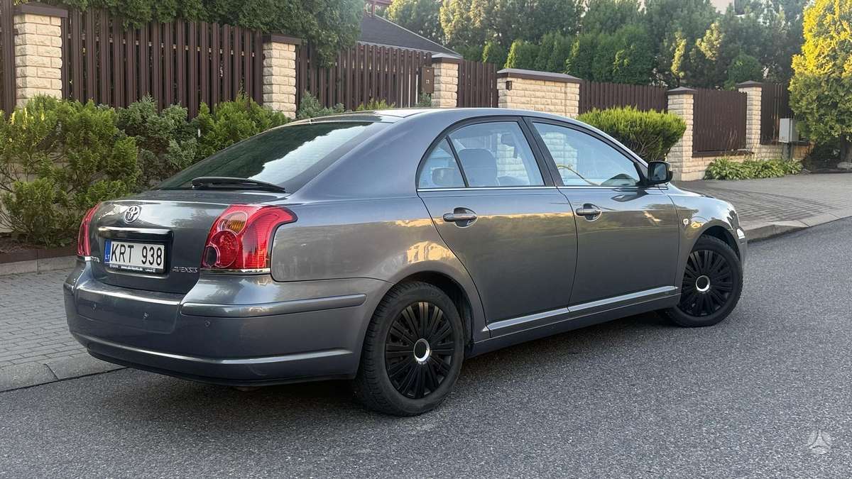 Toyota Avensis - 11