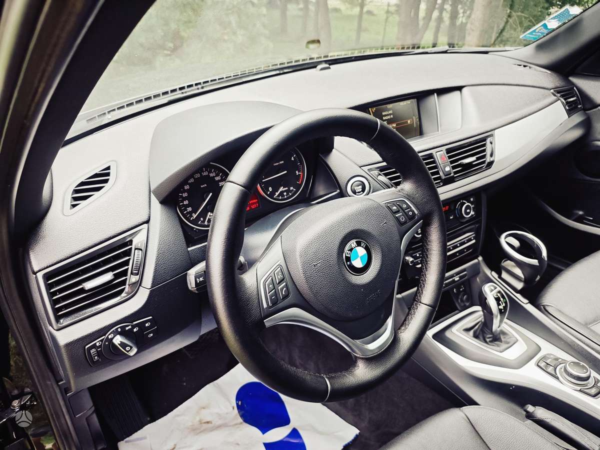 BMW X1, 2.0 l., Минивэн