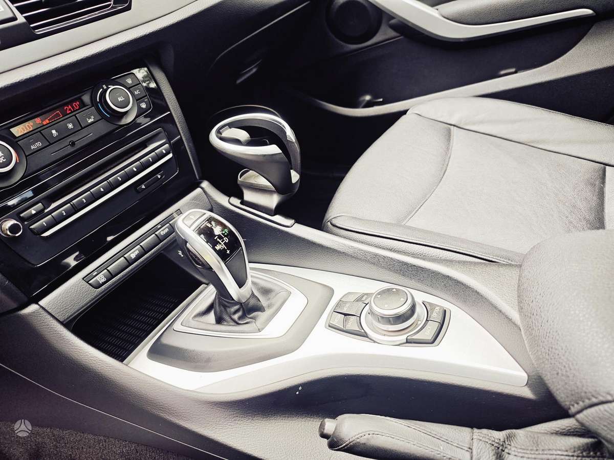 BMW X1, 2.0 l., Минивэн