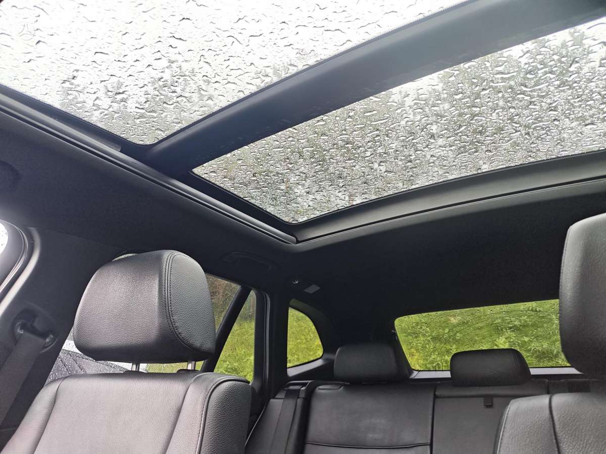 BMW X1, 2.0 l., Минивэн