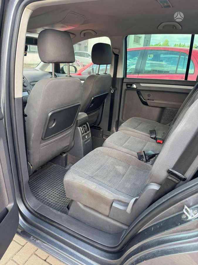 Volkswagen Touran - 7