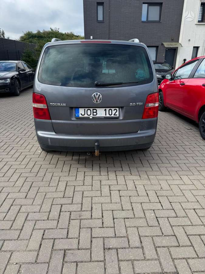 Volkswagen Touran - 8