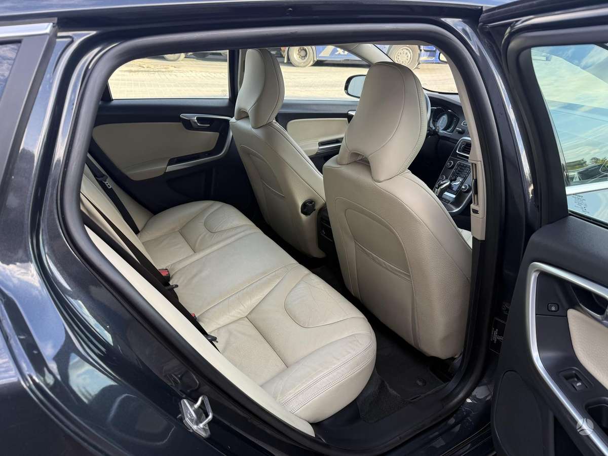 Volvo V60 - 10