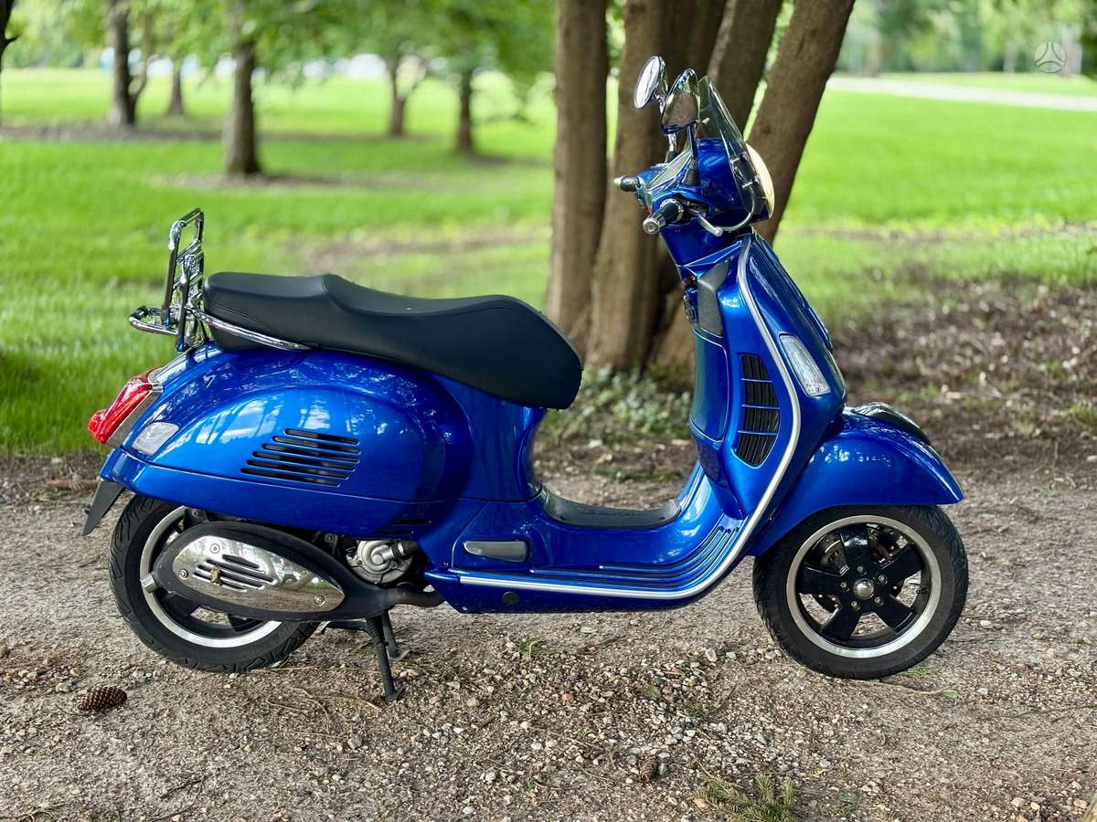 Piaggio Vespa 125cc, scooters / mopeds