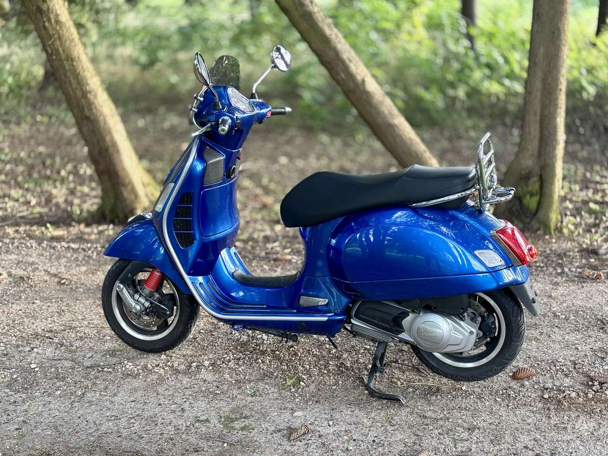 Piaggio Vespa 125cc, мотороллеры / мопеды