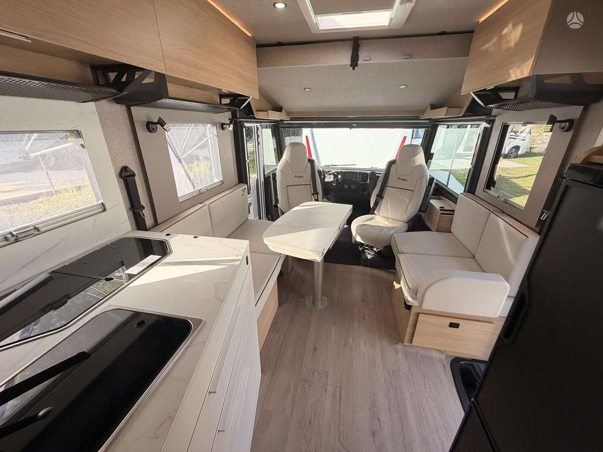 Itineo MC740 20th Anniversary, campers