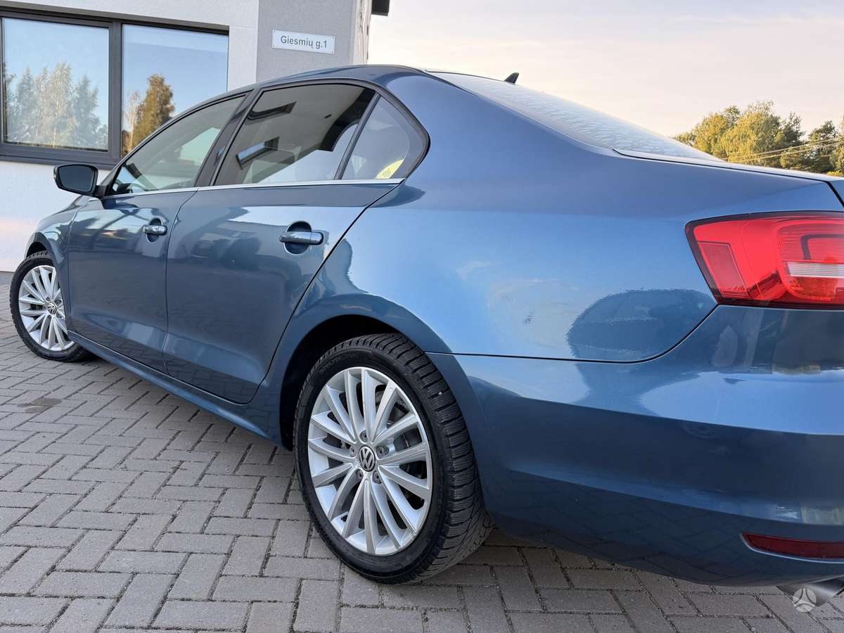 Volkswagen Jetta - 6