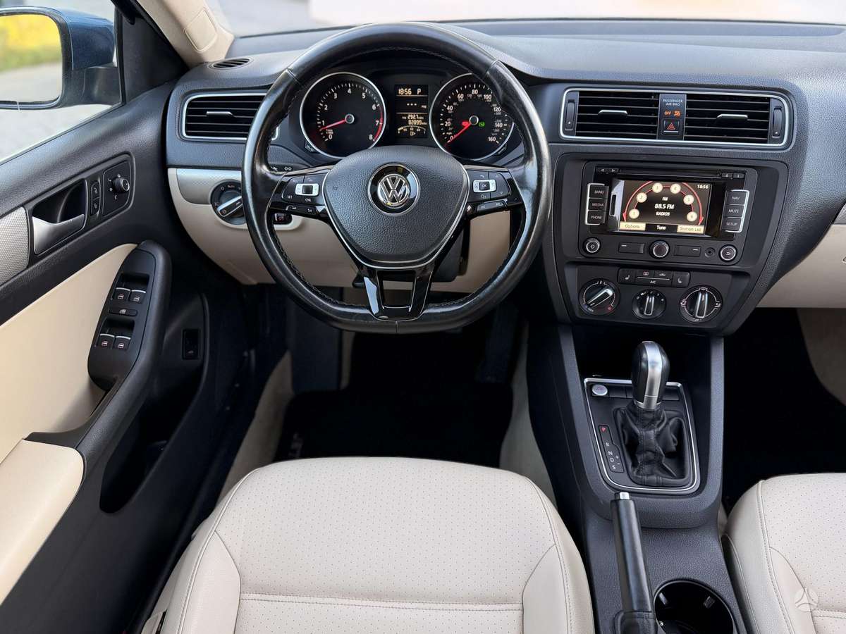Volkswagen Jetta - 9