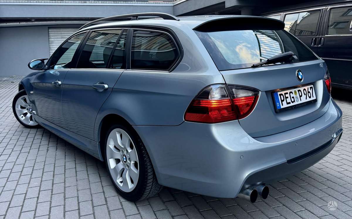 BMW 320, Универсал