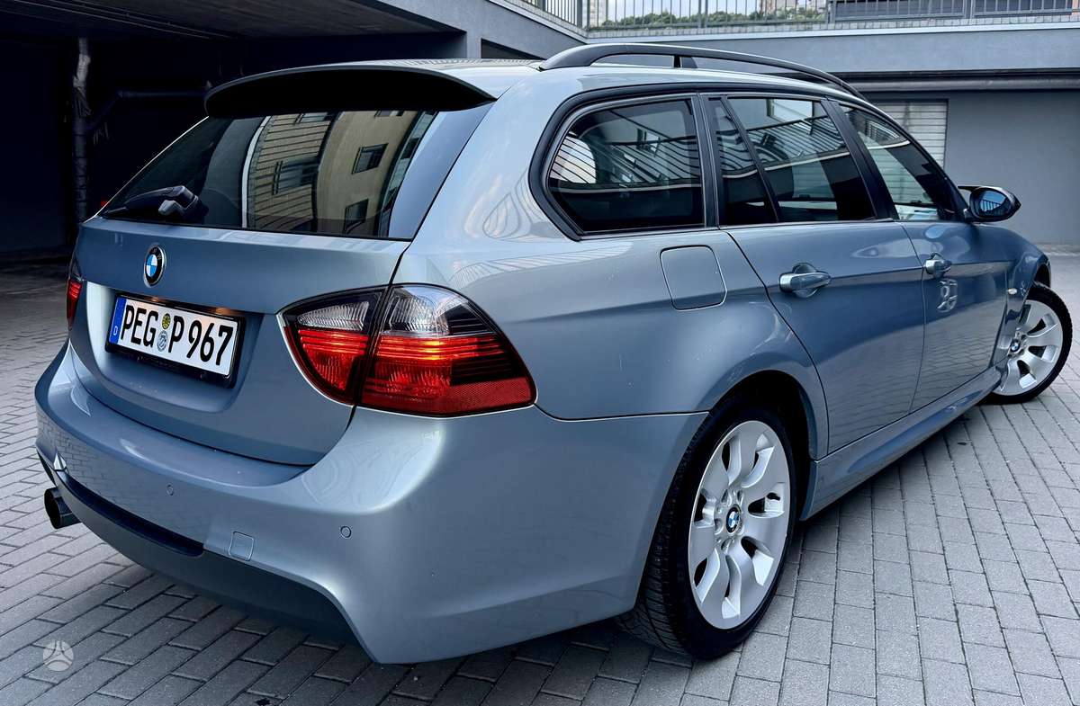 BMW 320, Универсал