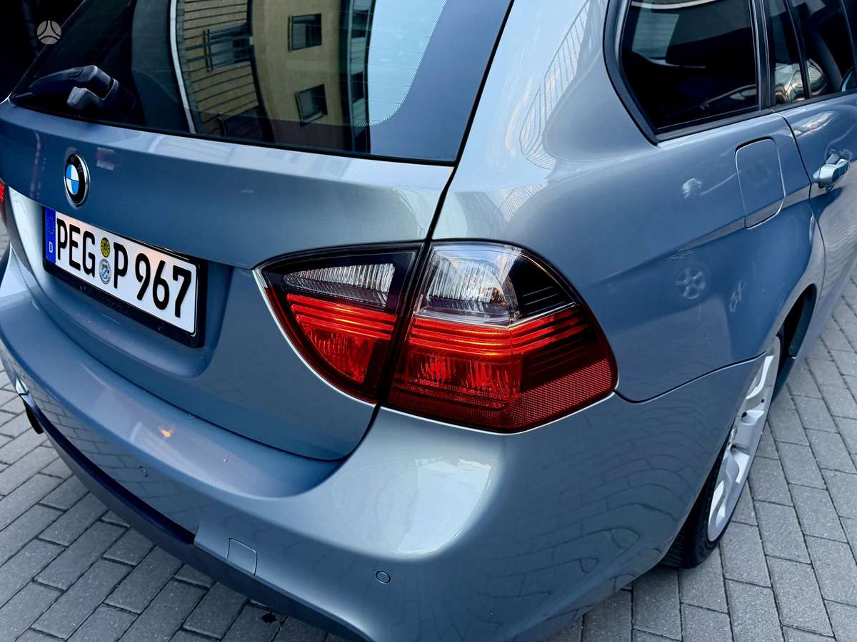 BMW 320, Универсал