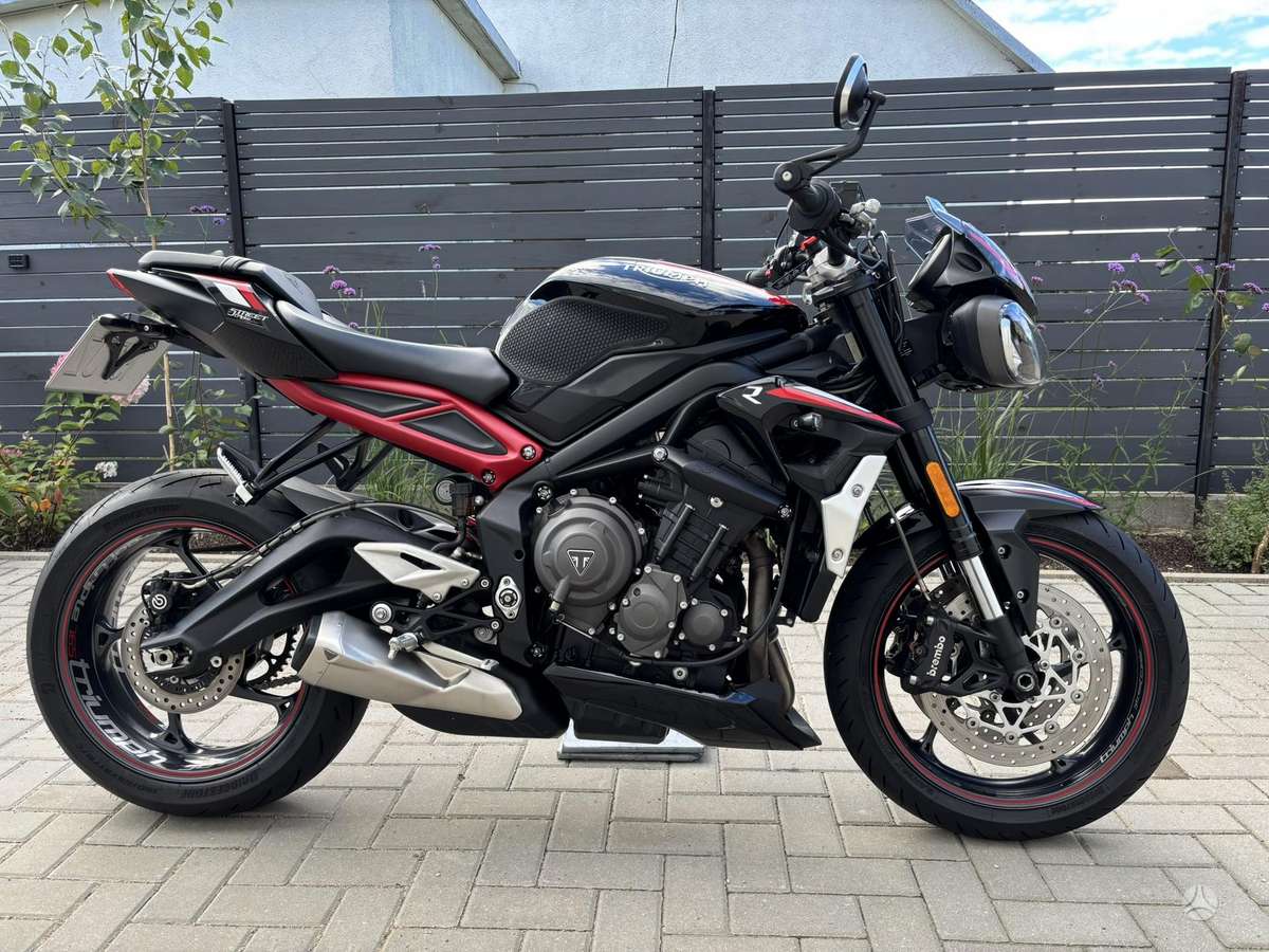 Triumph Street Triple 765cc, street / classic