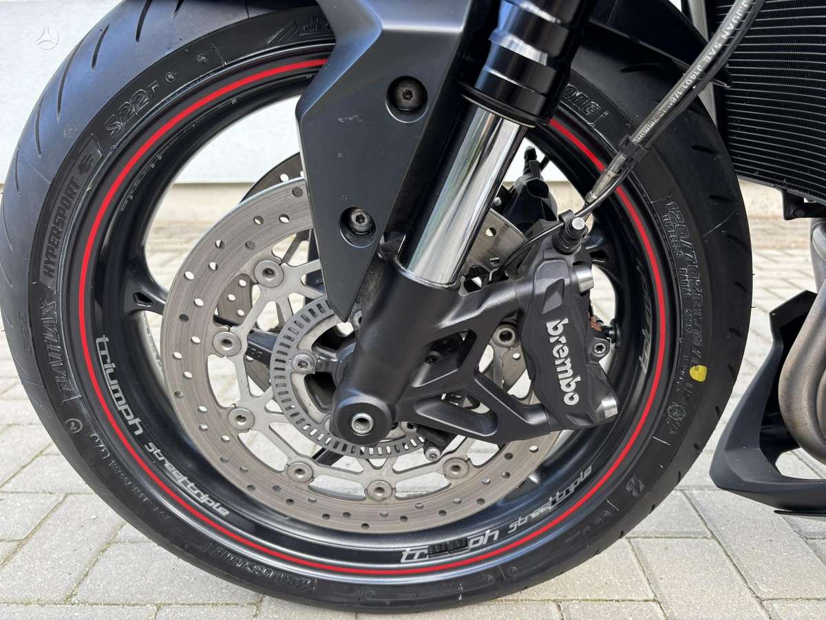 Triumph Street Triple 765cc, street / classic