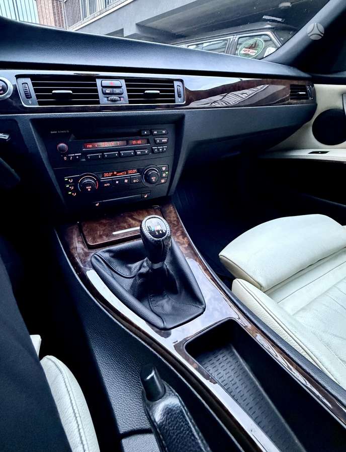 BMW 320, Универсал
