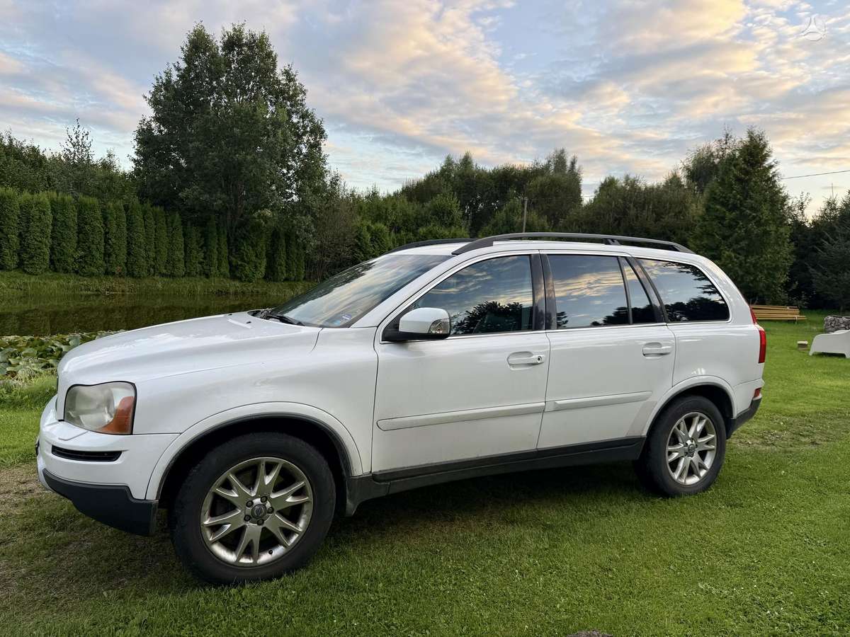 Volvo XC90 - 1