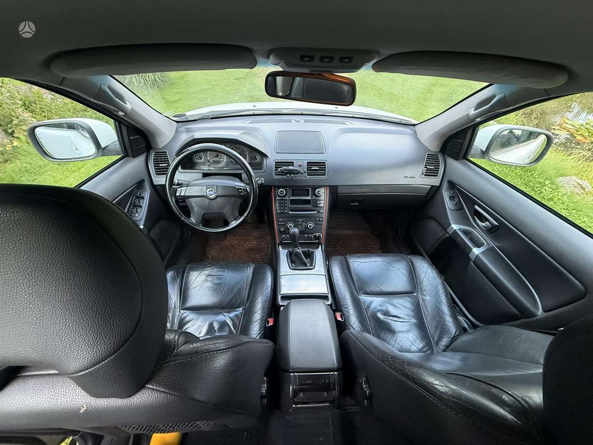 Volvo XC90 - 10
