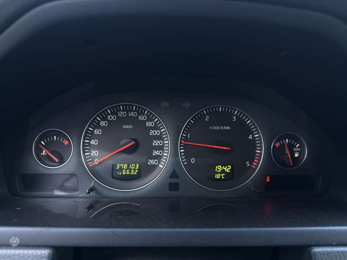 Volvo XC90 - 11