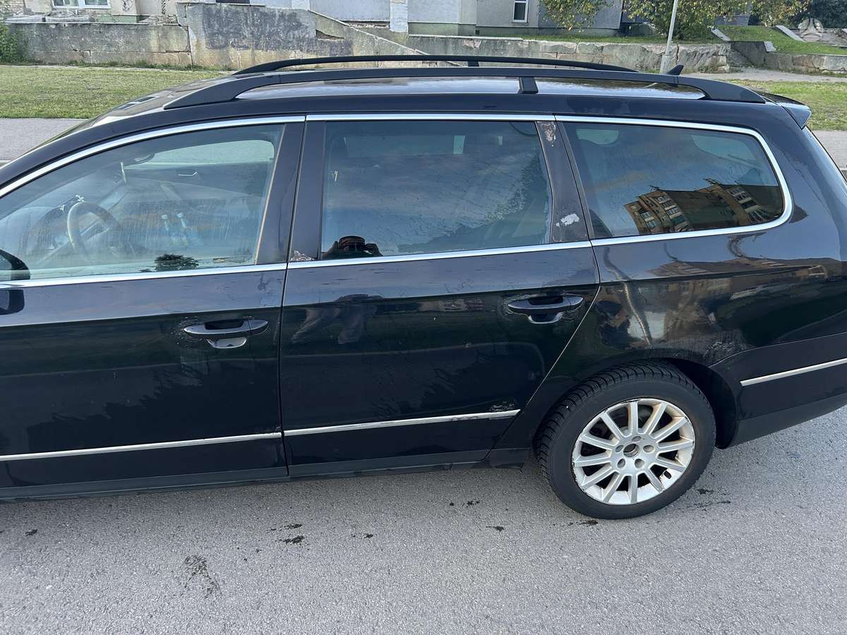 Volkswagen Passat - 4