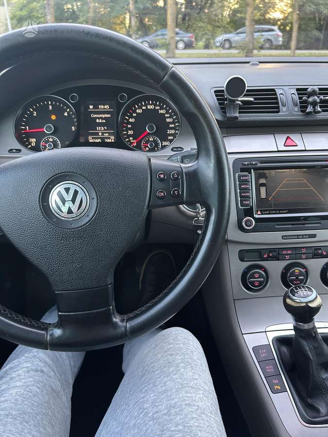 Volkswagen Passat - 9