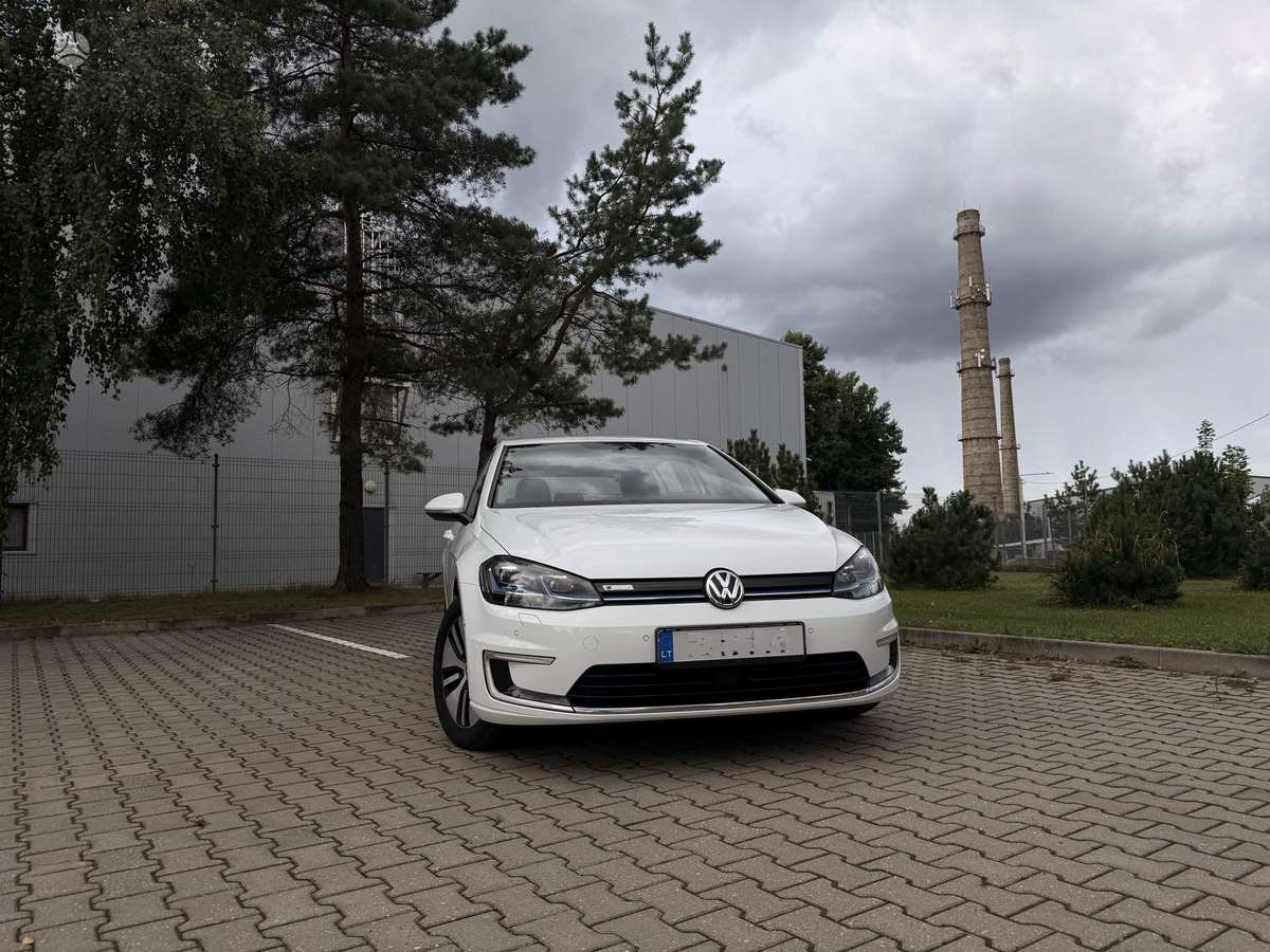 Volkswagen Golf - 2
