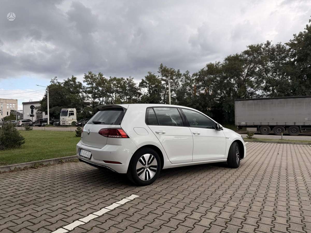 Volkswagen Golf - 3