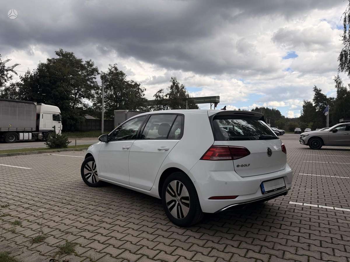 Volkswagen Golf - 5