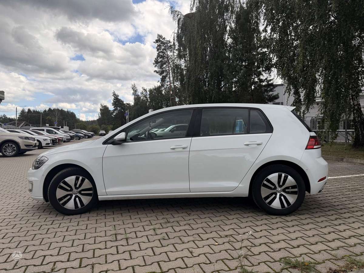 Volkswagen Golf - 6